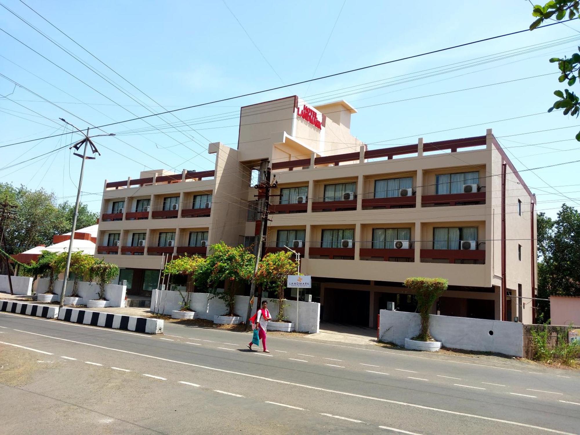 Hotel Landmark Ratnagiri Exterior photo